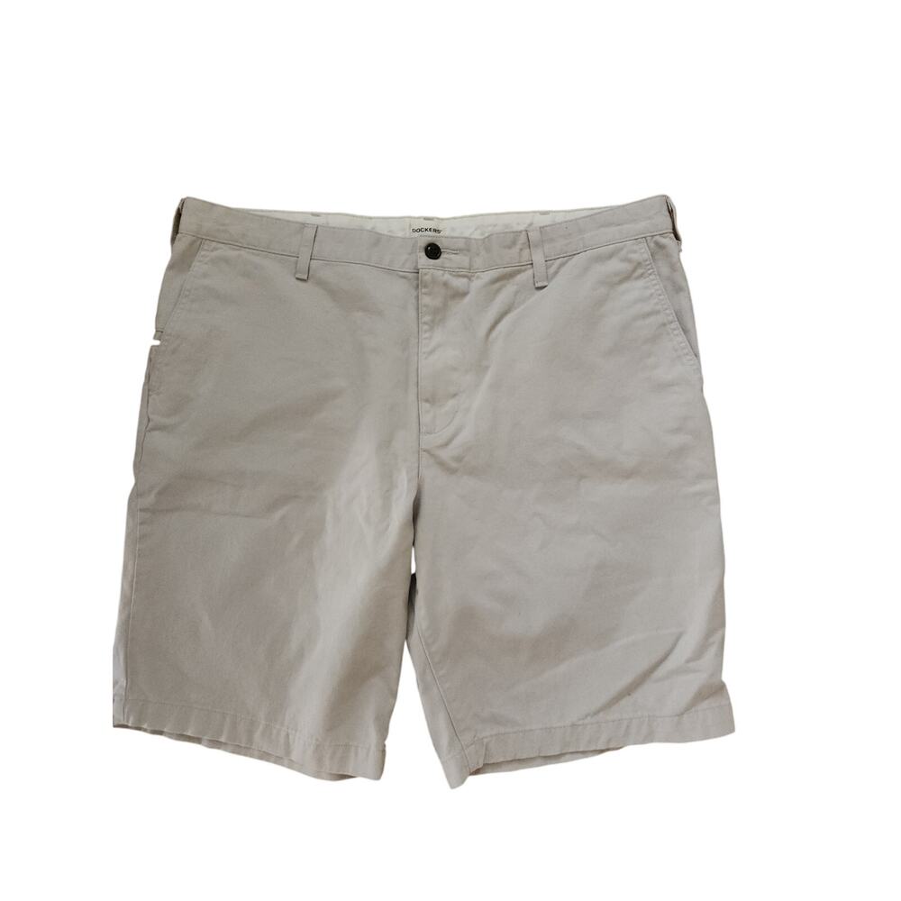 Dockers WaterLess Khaki Chino Shorts Men’s Size 40 Beige Casual Flat Front